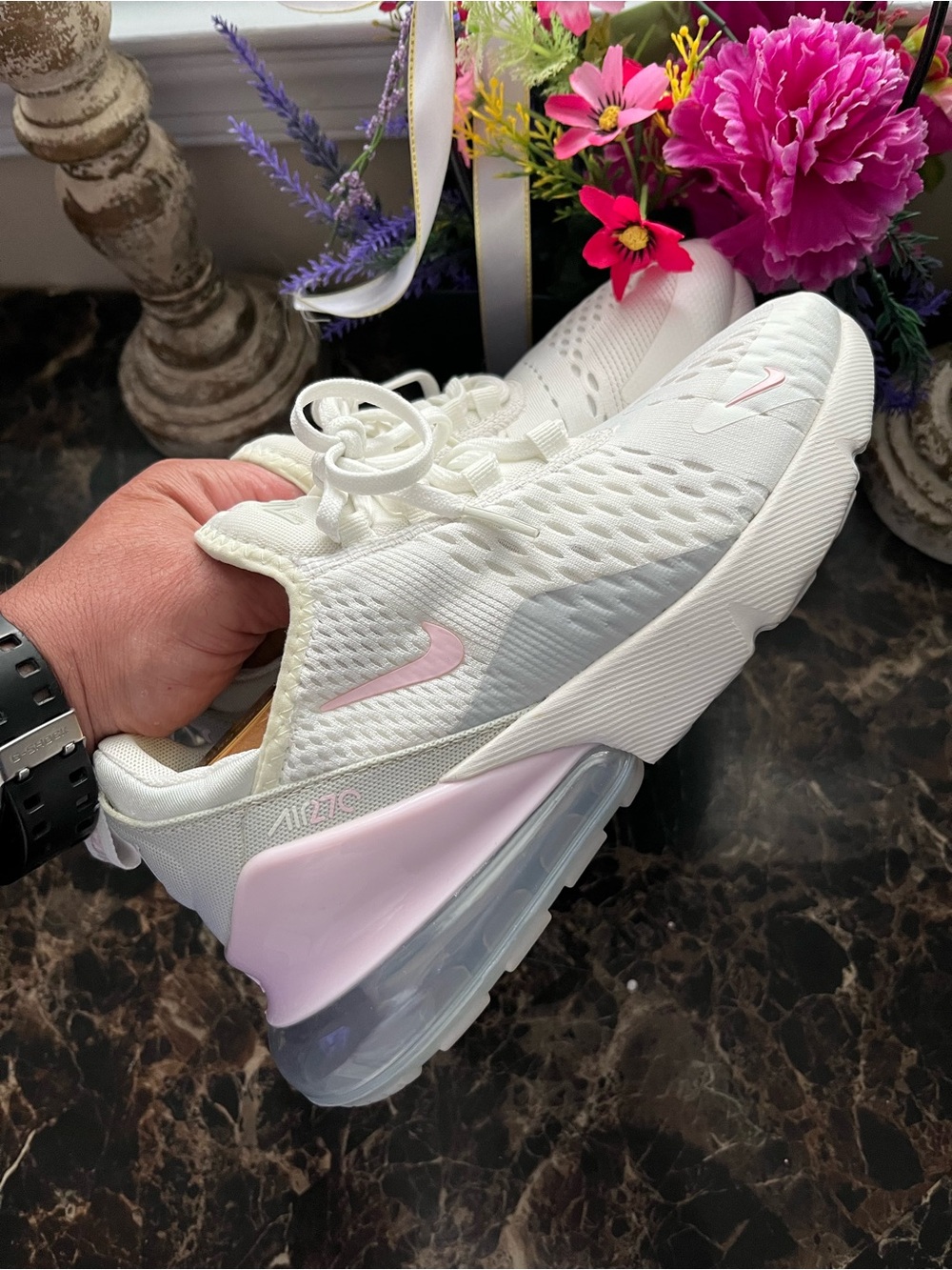 Nike AirMax 270
Streetwear/Lifestyle Shoes
Athletic Shoes 
Size 7 for Women